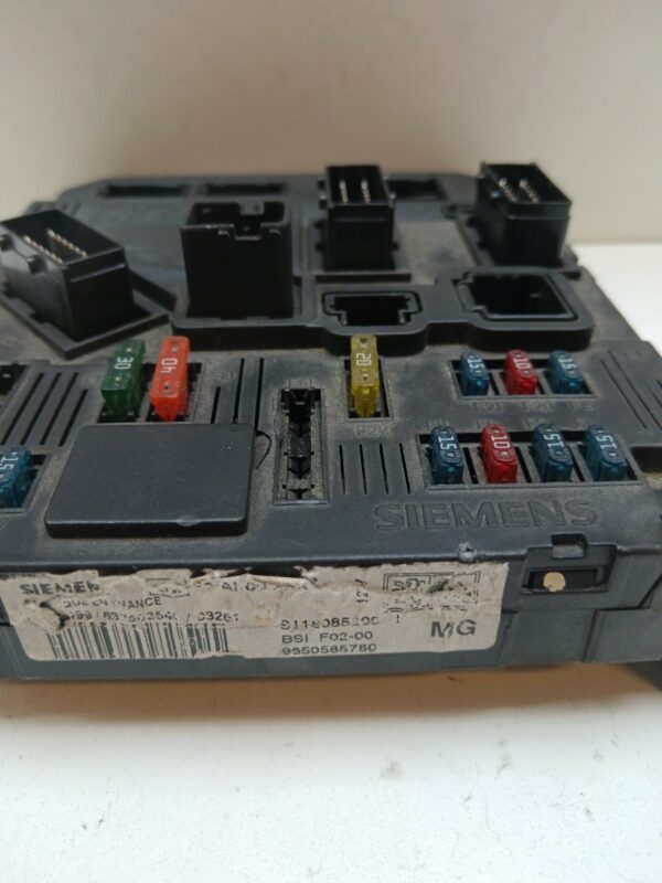 CAJA RELES / FUSIBLES / MODULO BSI CITROEN C2 Furio NAFTA 95 Motor 1,4 Ltr.  73 CV  [2003 - 2010] 3 Puertas - Imagen 2