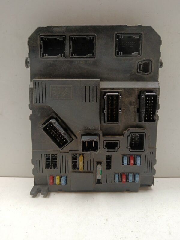 CAJA RELES / FUSIBLES / MODULO BSI PEUGEOT 407 SW ST Sport DIESEL Motor 2,0 Ltr.  136 CV  [2004 - 2011] 5 Puertas