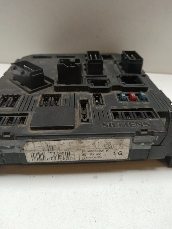 CAJA RELES / FUSIBLES / MODULO BSI CITROEN C3 1.4 HDi Exclusive DIESEL Motor 1,4 Ltr.  68 CV  [1995 - 2010] 5 Puertas - Imagen 2