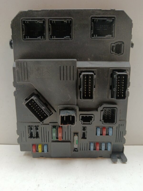CAJA RELES / FUSIBLES / MODULO BSI CITROEN C3 1.4 HDi Exclusive DIESEL Motor 1,4 Ltr.  68 CV  [1995 - 2010] 5 Puertas