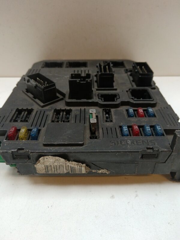 CAJA RELES / FUSIBLES / MODULO BSI PEUGEOT 206 BERLINA XR DIESEL Motor 2,0 Ltr.  90 CV  [1998 - 2010] 3 Puertas - Imagen 2