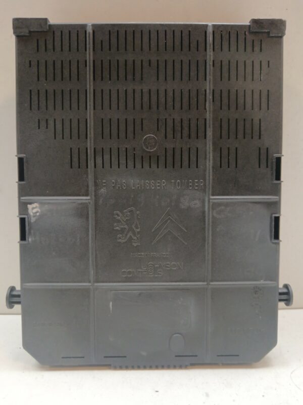 CAJA RELES / FUSIBLES / MODULO BSI CITROEN C4 BERLINA Exclusive NAFTA 95 Motor 1,6 Ltr.  109 CV  [2004 - 2011] 5 Puertas
