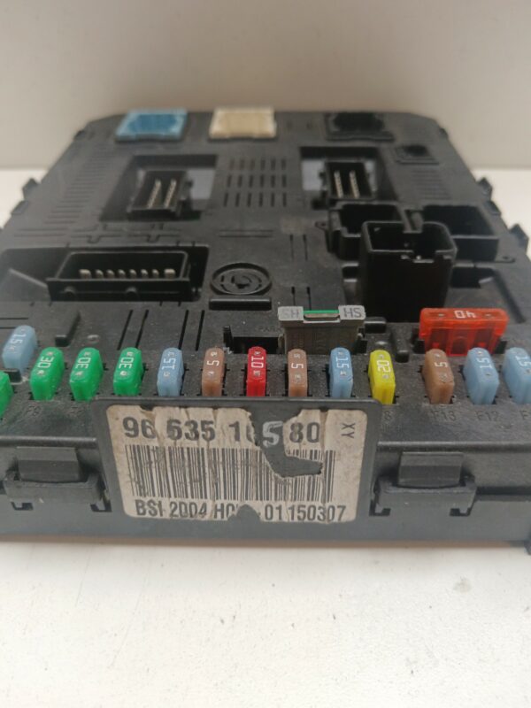CAJA RELES / FUSIBLES / MODULO BSI PEUGEOT 407 SR Confort DIESEL Motor 1,6 Ltr.  109 CV  [2004 - 2011] 4 Puertas - Imagen 2