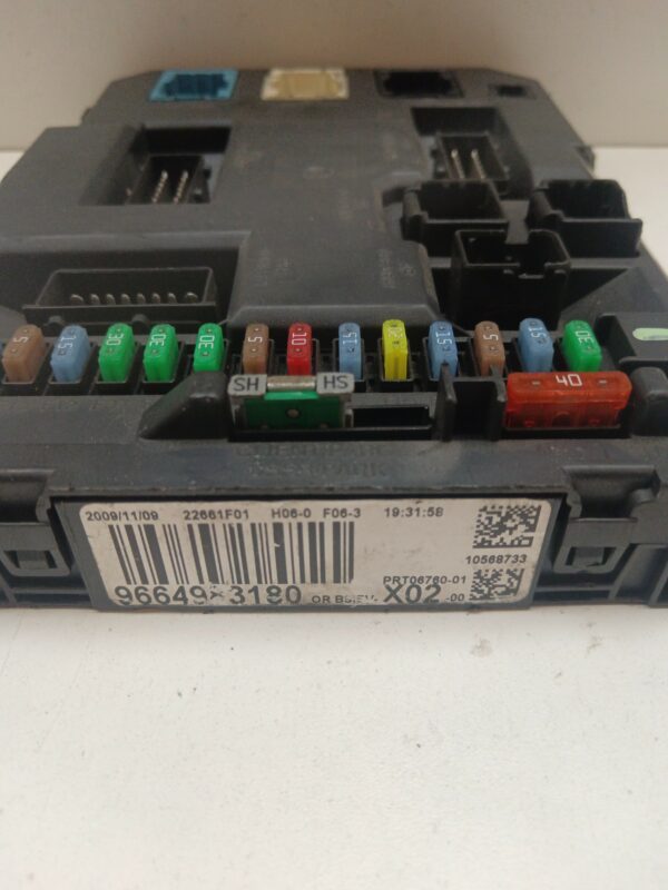 CAJA RELES / FUSIBLES / MODULO BSI PEUGEOT 207 Confort DIESEL Motor 1,4 Ltr.  68 CV  [2006 - 2012] 5 Puertas - Imagen 2
