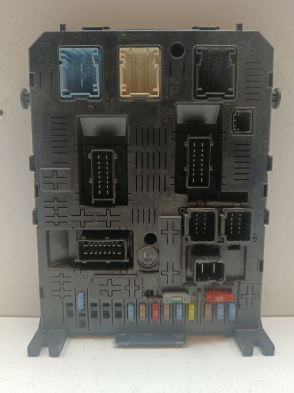 CAJA RELES / FUSIBLES / MODULO BSI CITROEN C4 BERLINA Collection DIESEL Motor 1,6 Ltr.  109 CV  [2004 - 2011] 5 Puertas