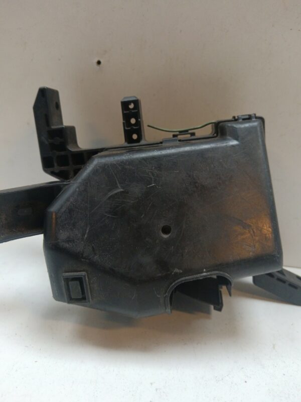 CAJA RELES / FUSIBLES SUZUKI SWIFT BERLINA (MZ) GL (5-ptas.) NAFTA Motor 1,3 Ltr.  92 CV  [2005 - 2012] 5 Puertas - Imagen 3