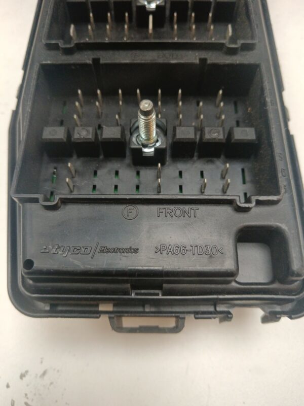 CAJA RELES / FUSIBLES CHEVROLET AVEO LT NAFTA 95 Motor 1,4 Ltr.  94 CV  [2006 - 2012] 4 Puertas - Imagen 3
