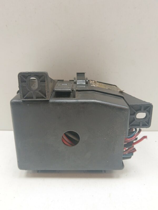CAJA RELES / FUSIBLES HYUNDAI ACCENT (MC) GL NAFTA Motor 1,4 Ltr.  97 CV  [2006 - 2010] 3 Puertas - Imagen 3