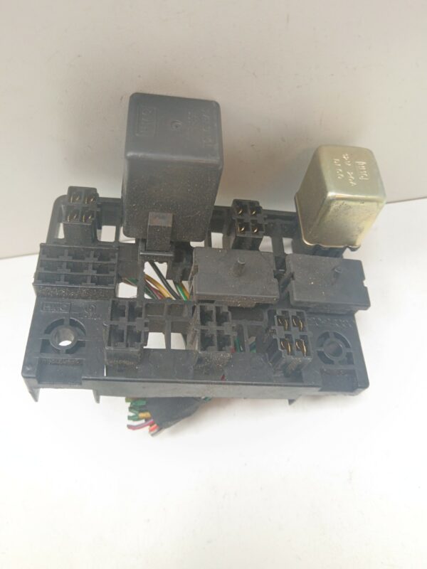 CAJA RELES / FUSIBLES HYUNDAI ACCENT (X3) 1.5 GS NAFTA Motor 1,5 Ltr.  88 CV  [1994 - 1997] 4 Puertas