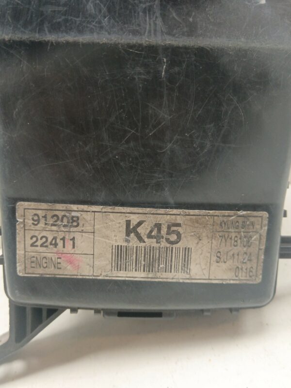 CAJA RELES / FUSIBLES HYUNDAI ACCENT (MC) GL NAFTA Motor 1,4 Ltr.  97 CV  [2006 - 2010] 3 Puertas - Imagen 3