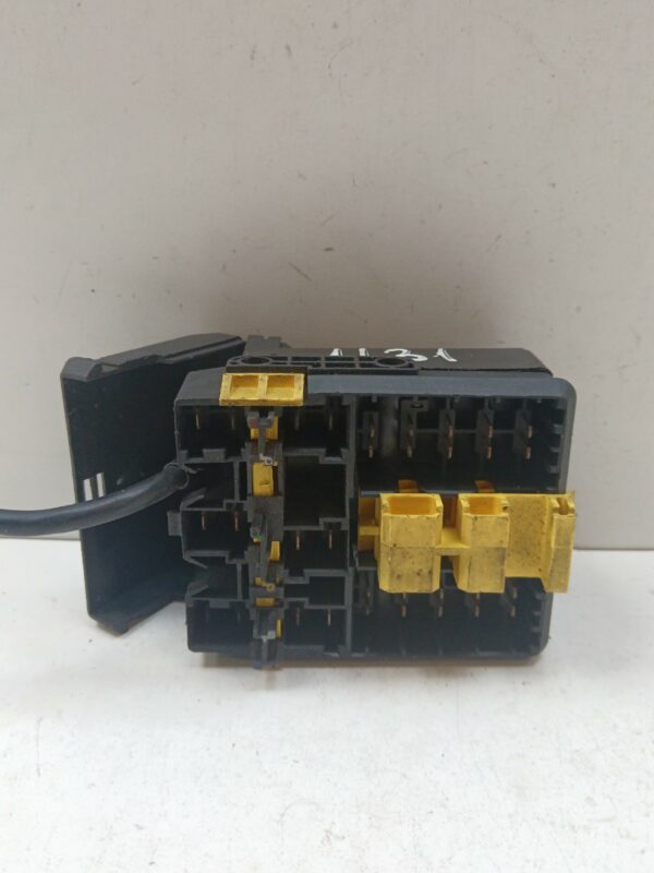 CAJA RELES / FUSIBLES CITROEN SAXO 1.5 D SX DIESEL Motor 1,5 Ltr.  57 CV  [1999 - 2004] 3 Puertas - Imagen 3