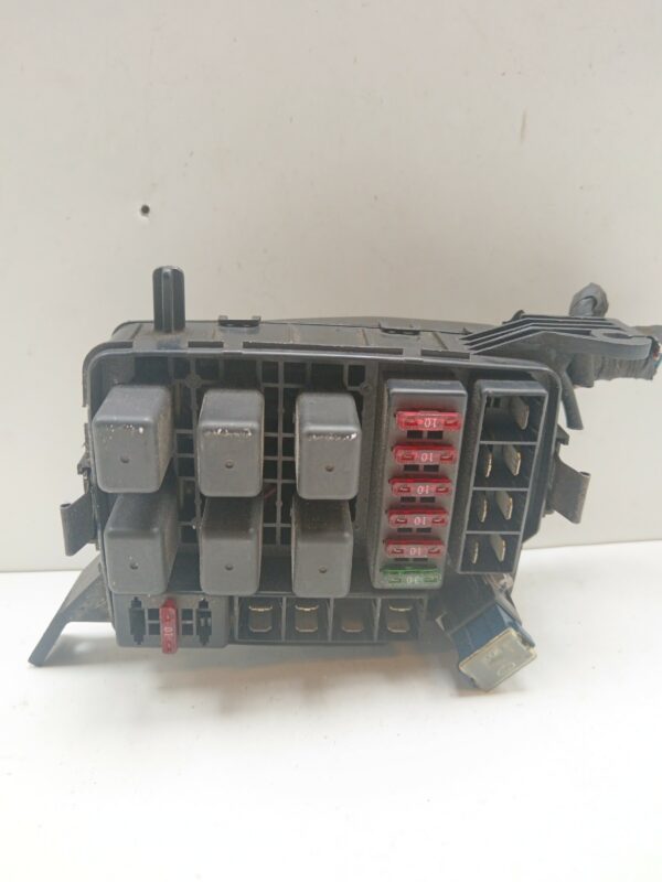 CAJA RELES / FUSIBLES HYUNDAI ACCENT (MC) GL NAFTA Motor 1,4 Ltr.  97 CV  [2006 - 2010] 3 Puertas