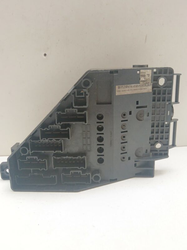 CAJA RELES / FUSIBLES MG ROVER SERIE 75 (RJ) 2.0 CDT Classic DIESEL Motor 2,0 Ltr.  116 CV  [1999 - 2004] 4 Puertas - Imagen 2