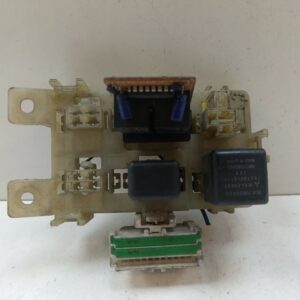 CAJA RELES / FUSIBLES MITSUBISHI GALANT BERLINA (EA0) 2.0 CAT NAFTA Motor 2,0 Ltr.  136 CV  [1996 - 2004] 3 Puertas