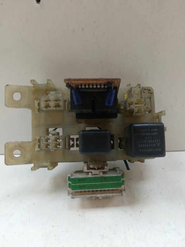 CAJA RELES / FUSIBLES MITSUBISHI GALANT BERLINA (EA0) 2.0 CAT NAFTA Motor 2,0 Ltr.  136 CV  [1996 - 2004] 3 Puertas