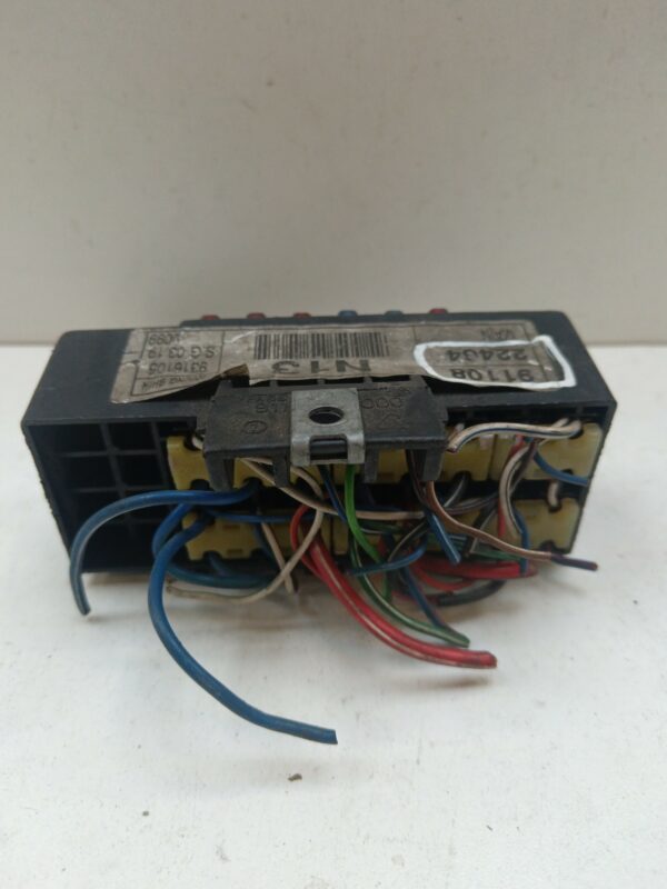CAJA RELES / FUSIBLES HYUNDAI ACCENT (MC) GL NAFTA Motor 1,4 Ltr.  97 CV  [2006 - 2010] 3 Puertas - Imagen 3