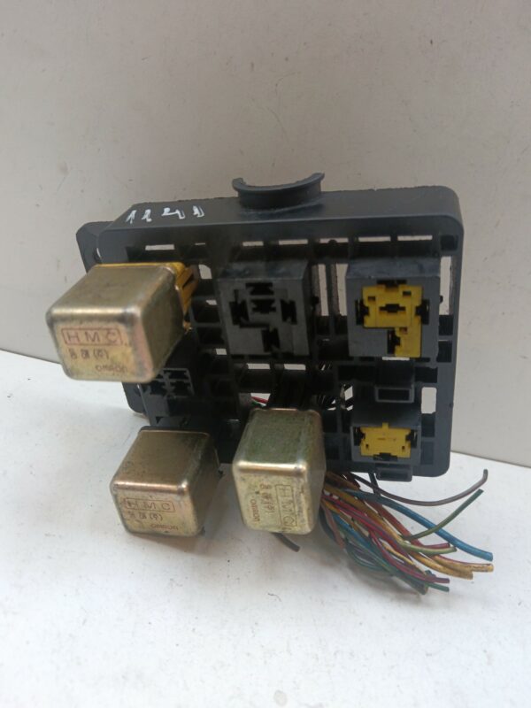 CAJA RELES / FUSIBLES HYUNDAI ACCENT (X3) 1.5 GS NAFTA Motor 1,5 Ltr.  88 CV  [1994 - 1997] 4 Puertas