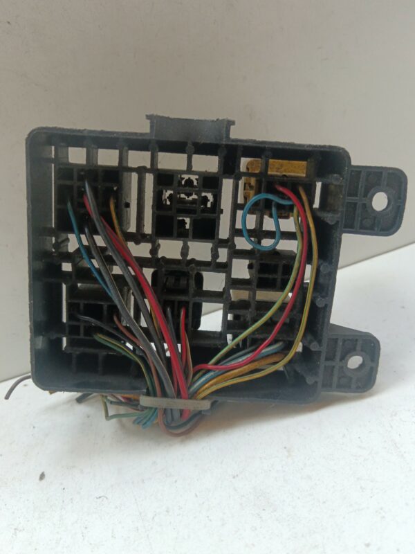 CAJA RELES / FUSIBLES HYUNDAI ACCENT (X3) 1.5 GS NAFTA Motor 1,5 Ltr.  88 CV  [1994 - 1997] 4 Puertas - Imagen 3