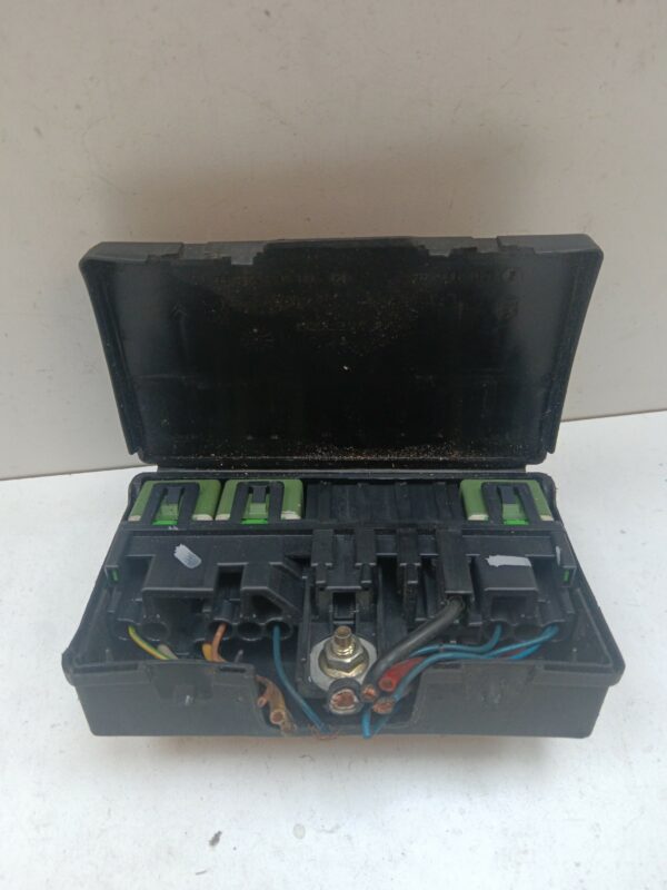 CAJA RELES / FUSIBLES PEUGEOT 206 CC CC NAFTA 95 Motor 1,6 Ltr.  109 CV  [2001 - 2007] 2 Puertas