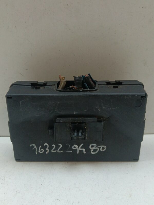 CAJA RELES / FUSIBLES PEUGEOT 206 CC CC NAFTA 95 Motor 1,6 Ltr.  109 CV  [2001 - 2007] 2 Puertas - Imagen 3