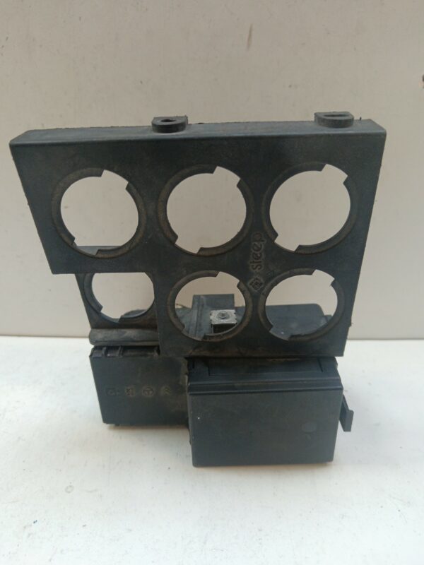 CAJA RELES / FUSIBLES PEUGEOT 306 BERLINA 3/4/5 PUERTAS (S2) Boulebard DIESEL Motor 2,0 Ltr.  90 CV  [1997 - 2003] 4 Puertas - Imagen 2