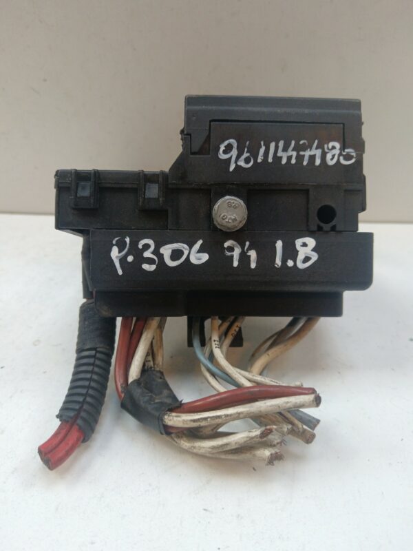 CAJA RELES / FUSIBLES PEUGEOT 306 BERLINA 3/4/5 PUERTAS (S2) Boulebard DIESEL Motor 2,0 Ltr.  90 CV  [1997 - 2003] 4 Puertas - Imagen 3