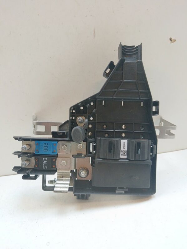 CAJA RELES / FUSIBLES DACIA DUSTER Ambiance 4x2 DIESEL Motor 1,5 Ltr.  107 CV  [2010 - 0] 5 Puertas