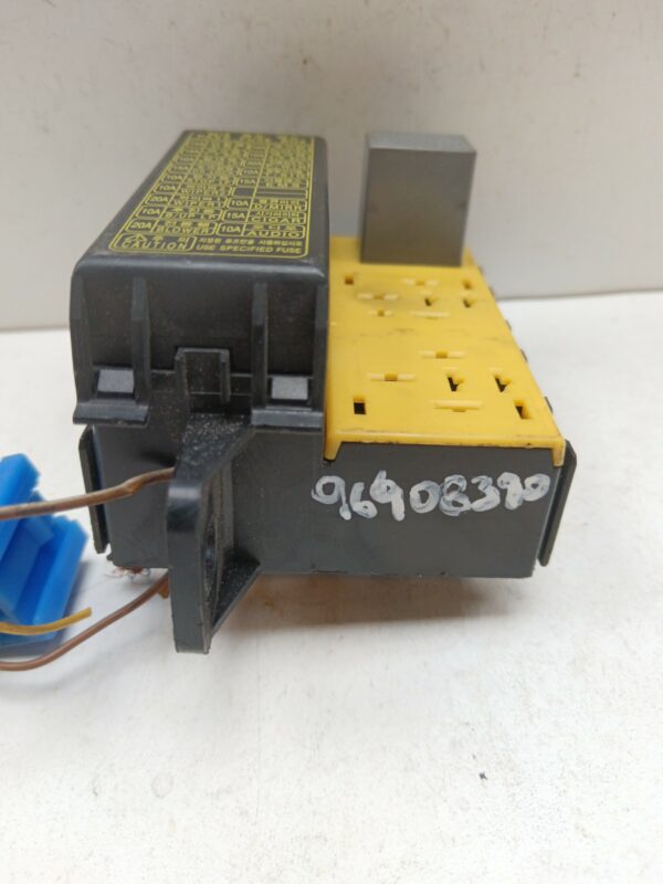 CAJA RELES / FUSIBLES CHEVROLET SPARK GT Basis NAFTA 95 Motor 1,0 Ltr.  68 CV  [2009 - 2016] 5 Puertas - Imagen 3