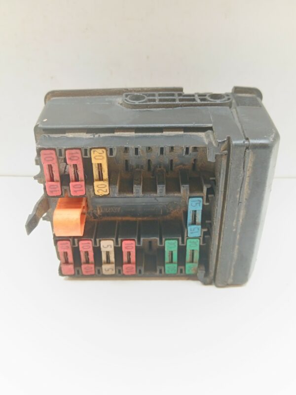 CAJA RELES / FUSIBLES CITROEN XSARA BERLINA 1.9D Tonic DIESEL Motor 1,9 Ltr.  69 CV  [1997 - 2005] 5 Puertas - Imagen 3