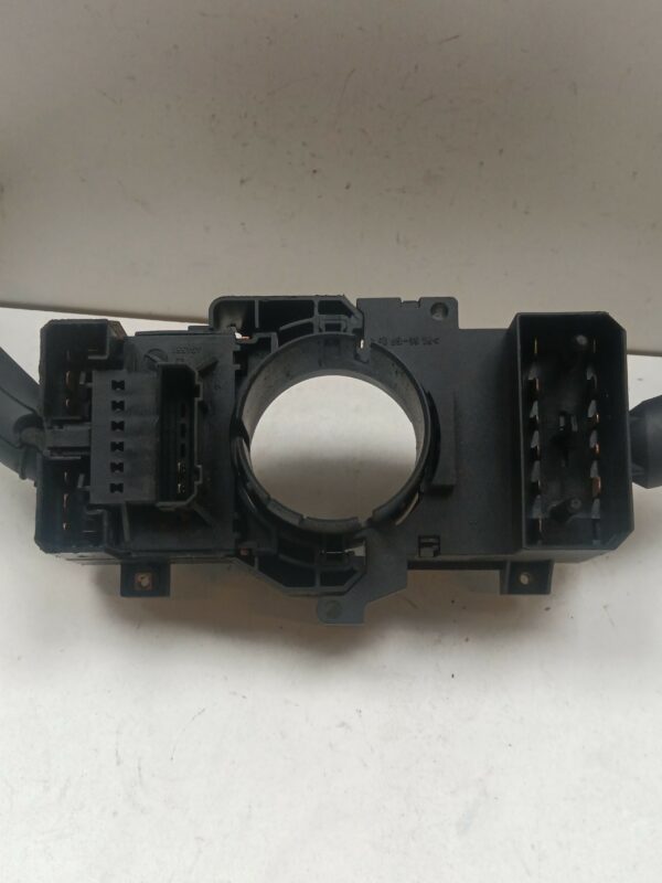 LLAVE DE LUCES LIMPIAPARABRISAS VOLKSWAGEN GOLF IV BERLINA (1J1) Conceptline DIESEL Motor 1,9 Ltr.  90 CV  [1997 - 2003] 3 Puertas - Imagen 4