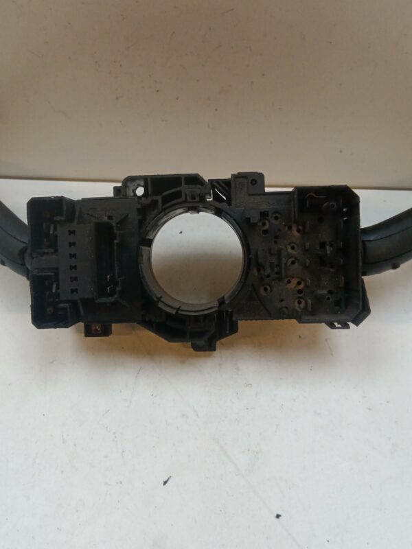 LLAVE SEÑALERO Y LIMPIAPARABRISAS VOLKSWAGEN GOLF IV BERLINA (1J1) Conceptline DIESEL Motor 1,9 Ltr.  90 CV  [1997 - 2003] 5 Puertas - Imagen 4