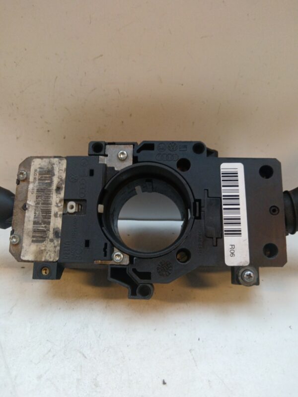 LLAVE DE LUCES LIMPIAPARABRISAS VOLKSWAGEN GOLF IV BERLINA (1J1) 1.9 TDI DIESEL Motor 1,9 Ltr.  101 CV  [1997 - 2003] 3 Puertas - Imagen 2