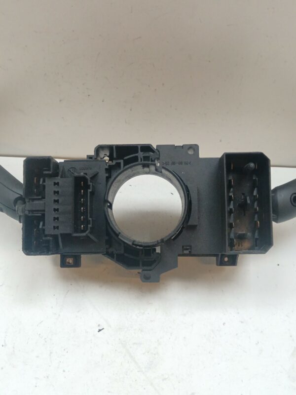 LLAVE DE LUCES LIMPIAPARABRISAS VOLKSWAGEN GOLF IV BERLINA (1J1) Conceptline DIESEL Motor 1,9 Ltr.  90 CV  [1997 - 2003] 3 Puertas - Imagen 4