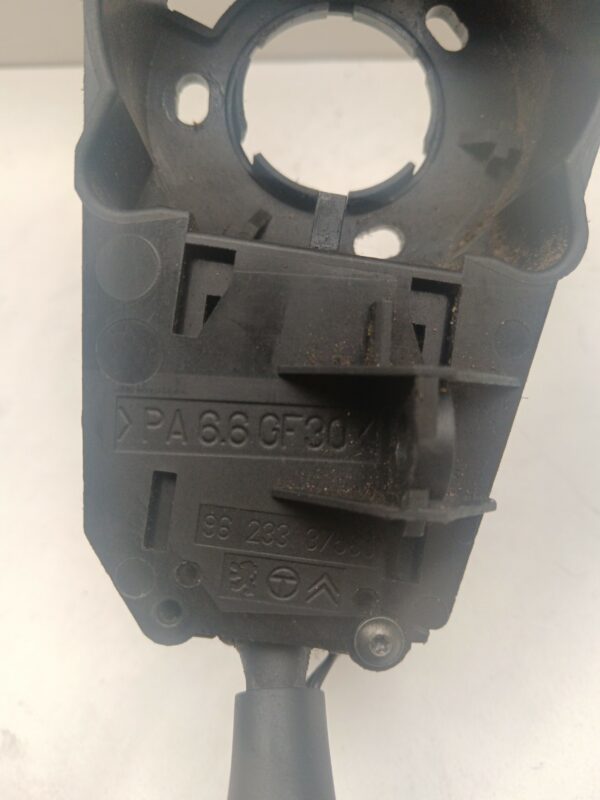 LLAVE DE LUCES LIMPIAPARABRISAS PEUGEOT 306 BERLINA 3/4/5 PUERTAS (S2) 2.0 HDi CAT DIESEL Motor 2,0 Ltr.  90 CV  [1997 - 2003] 3 Puertas - Imagen 2