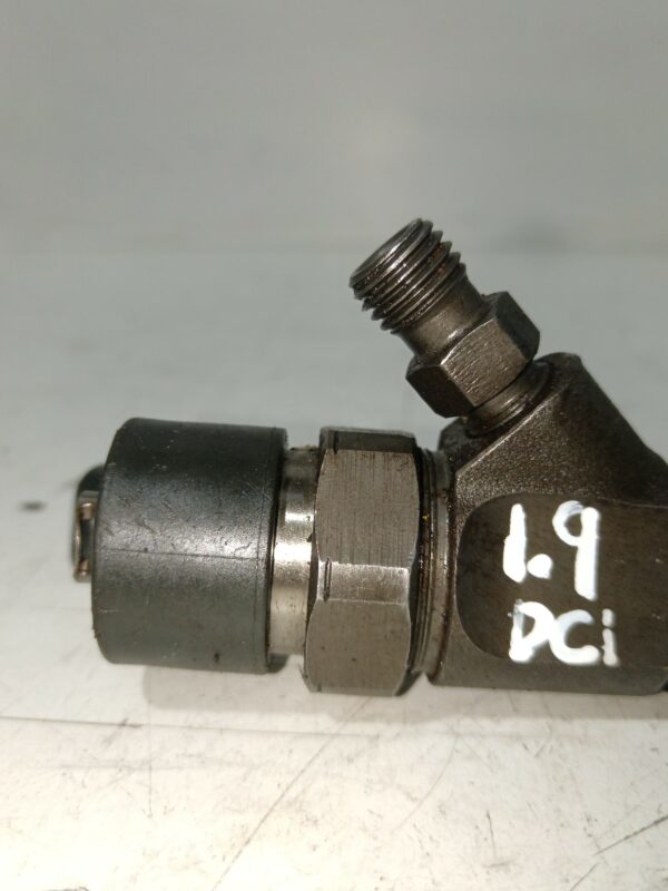 INYECTOR RENAULT LAGUNA (B56) 1.9 dCi Diesel CAT DIESEL Motor 1,9 Ltr.  107 CV  [1998 - 2001] 3 Puertas - Imagen 3