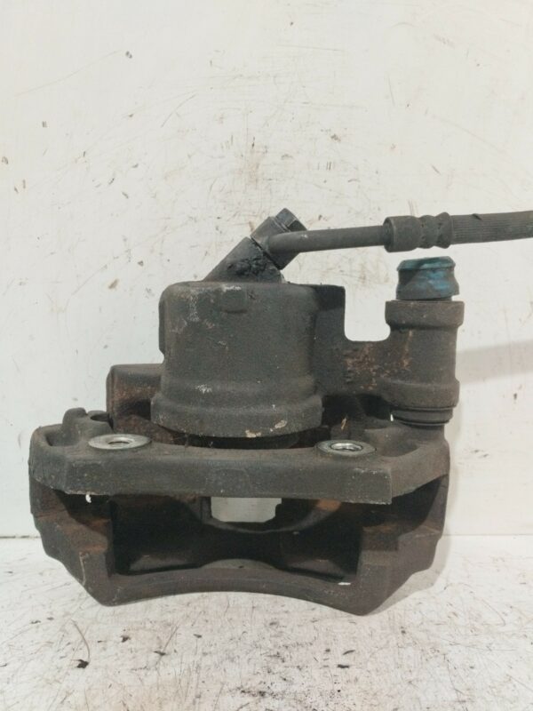 MORDAZA DE FRENO DELANTERA DERECHA FORD ESCORT BERL./TURNIER 1.6 16V CAT NAFTA Motor 1,6 Ltr.  90 CV  [1995 - 2000] 3 Puertas - Imagen 2