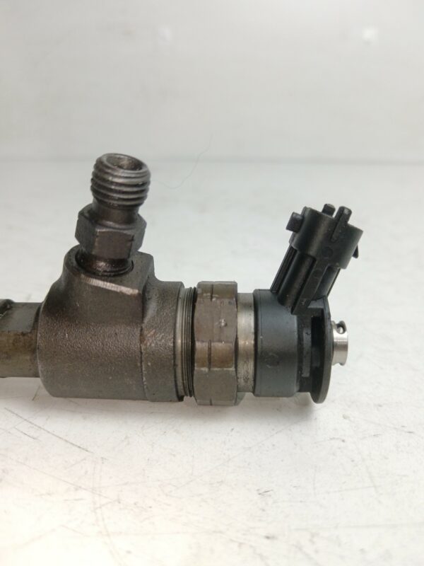 INYECTOR PEUGEOT 307 (S1) 1.4 HDi DIESEL Motor 1,4 Ltr.  68 CV  [2001 - 2005] 3 Puertas - Imagen 3