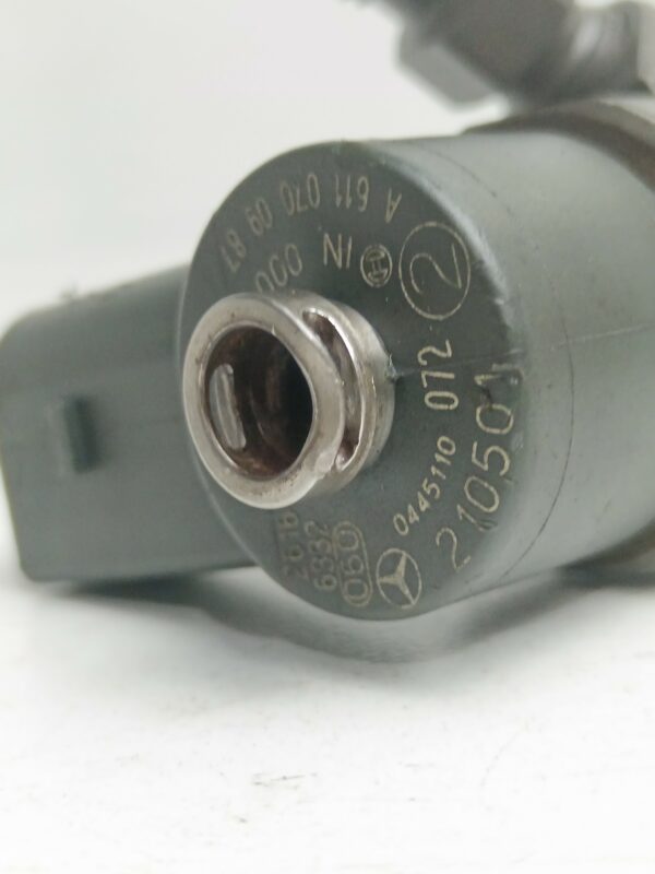 INYECTOR MERCEDES CLASE C (W203) BERLINA 220 CDI (203.006) DIESEL Motor 2,2 Ltr.  143 CV  [2000 - 2007] 4 Puertas - Imagen 2