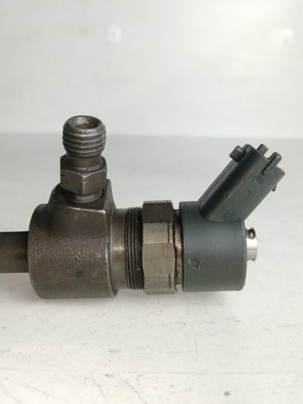 INYECTOR OPEL ASTRA H BERLINA Cosmo DIESEL Motor 1,9 Ltr.  120 CV  [2004 - 2007] 5 Puertas - Imagen 3