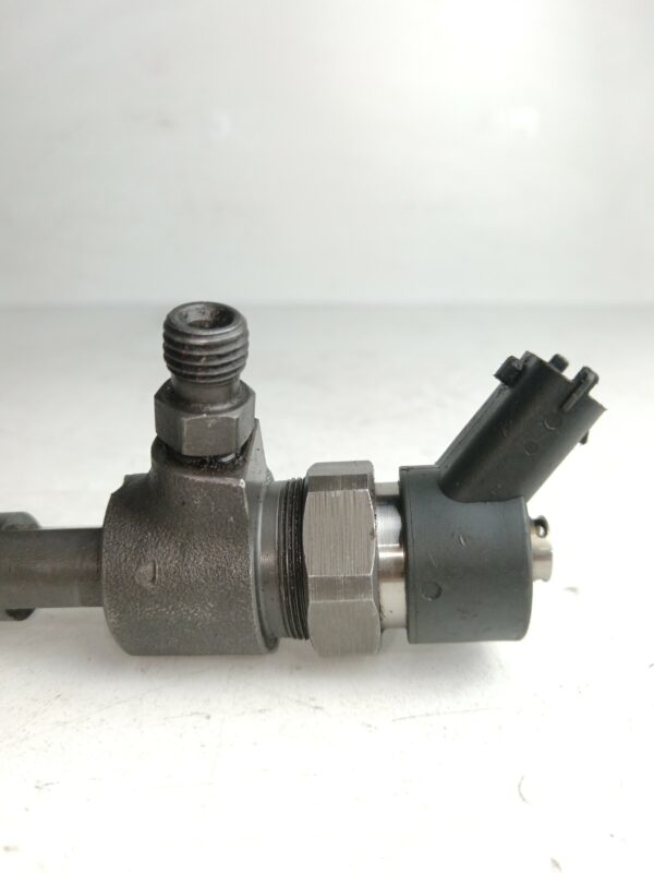 INYECTOR FIAT GRANDE PUNTO (199) 1.9 8V JTD CAT DIESEL Motor 1,9 Ltr.  131 CV  [2005 - 2012] 3 Puertas - Imagen 3