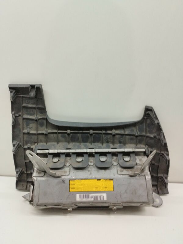 AIRBAG IZQUIERDO DE RODILLA TOYOTA COROLLA (E15) Luna DIESEL Motor 2,0 Ltr.  126 CV  [2006 - 2011] 4 Puertas - Imagen 2