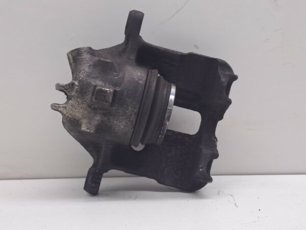 MORDAZA DE FRENO DELANTERA IZQUIERDA VOLVO SERIE 460 1.7 Turbo CAT NAFTA 95 Motor 1,7 Ltr.  120 CV  [1989 - 1997] 3 Puertas - Imagen 2