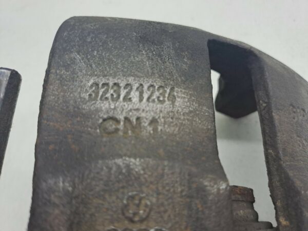 MORDAZA DE FRENO DELANTERA DERECHA AUDI 80 AVANT 2.0 16V CAT (ACE) NAFTA Motor 2,0 Ltr.  140 CV  [1991 - 0] 3 Puertas - Imagen 3