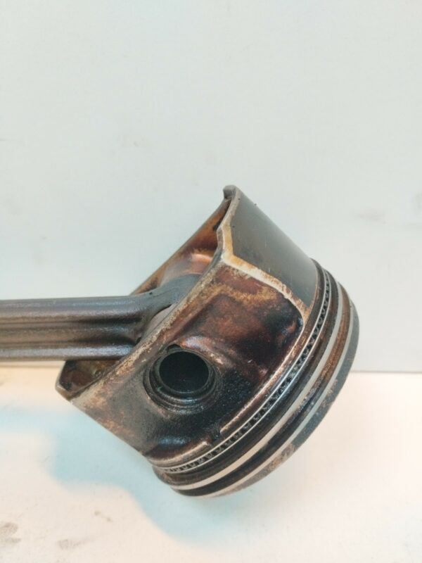 PISTON Y BIELA VOLKSWAGEN POLO (9N1) 1.4 16V NAFTA Motor 1,4 Ltr.  101 CV  [2001 - 2005] 3 Puertas - Imagen 2