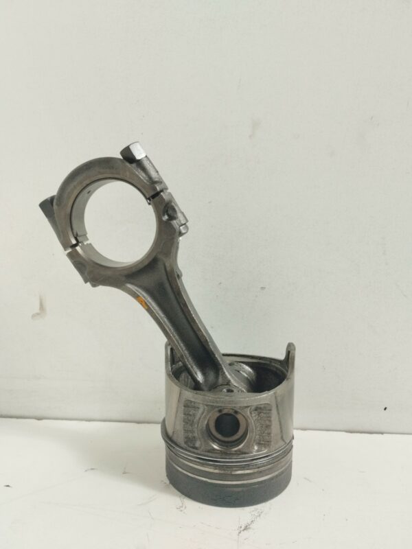 PISTON Y BIELA NISSAN VANETTE (C 220) Vanette  Bus  SLX  Diesel DIESEL Motor 2,0 Ltr.  67 CV  [1983 - 1995] 4 Puertas