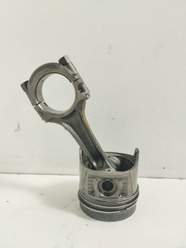 PISTON Y BIELA NISSAN VANETTE (C 220) Vanette  Bus  SLX  Diesel DIESEL Motor 2,0 Ltr.  67 CV  [1983 - 1995] 4 Puertas