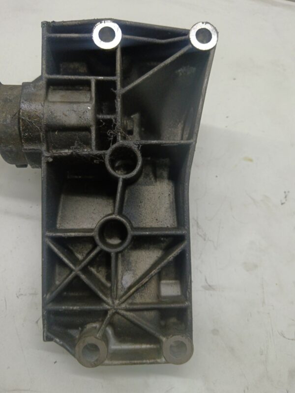 SOPORTE ALTERNADOR VOLKSWAGEN POLO BERLINA (6N1) Air DIESEL Motor 1,9 Ltr.  64 CV  [1994 - 1999] 0 Puertas - Imagen 3