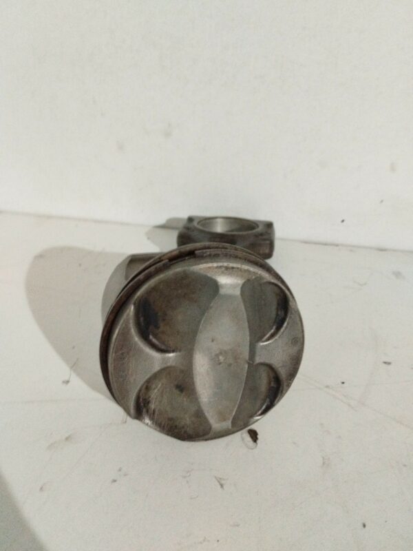 PISTON Y BIELA PEUGEOT 207 1.4 16V VTi NAFTA Motor 1,4 Ltr.  95 CV  [2006 - 2012] 3 Puertas - Imagen 2