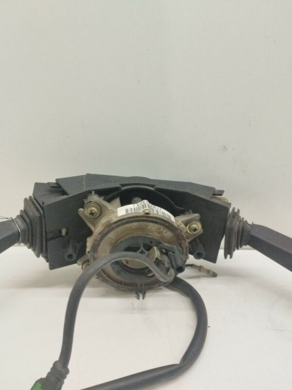 LLAVE SEÑALERO Y LIMPIAPARABRISAS VOLVO SERIE 440 1,8 NAFTA Motor 1,8 Ltr.  90 CV  [1988 - 1997] 3 Puertas - Imagen 2