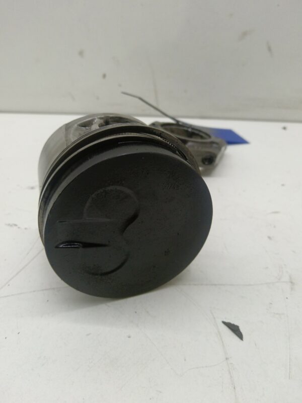 PISTON Y BIELA RENAULT LAGUNA (B56) 2.2 Turbodiesel DIESEL Motor 2,2 Ltr.  113 CV  [1998 - 2001] 3 Puertas - Imagen 2